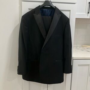 Mantoni Finest Tailoring Men's Black Virgin Wool Super Fine Formal Tuxedo Suit